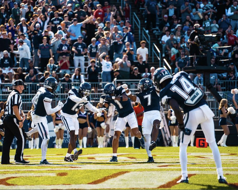 Blessed to receive an offer from <a href="/UConnFootball/">UConn Football</a> <a href="/CoachDHilliard/">Coach Hilliard</a> <a href="/UConnHuskies/">UConn Huskies</a> 🐺 ‼️