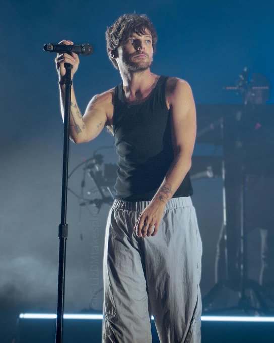 peaches00001979's tweet photo. #BreakingNews
After the biggest recount in People Magazine history, Louis Tomlinson has been named Sexiest Man Alive 2024 https://t.co/Md0QDWtf3v