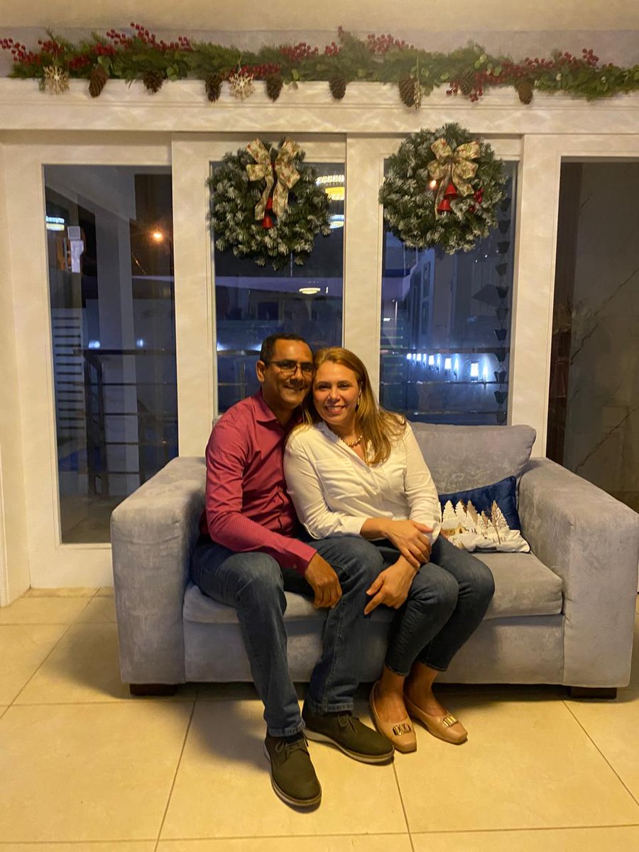 anthonyagara's tweet photo. Iniciando la navidad. https://t.co/oaG1ZwAy9G