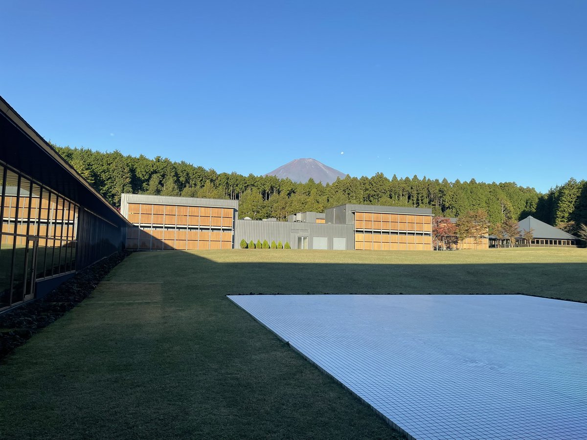 jun335's tweet photo. 富士山🗻
良い天気です☀️
#富士山 https://t.co/68BuYk4wNO