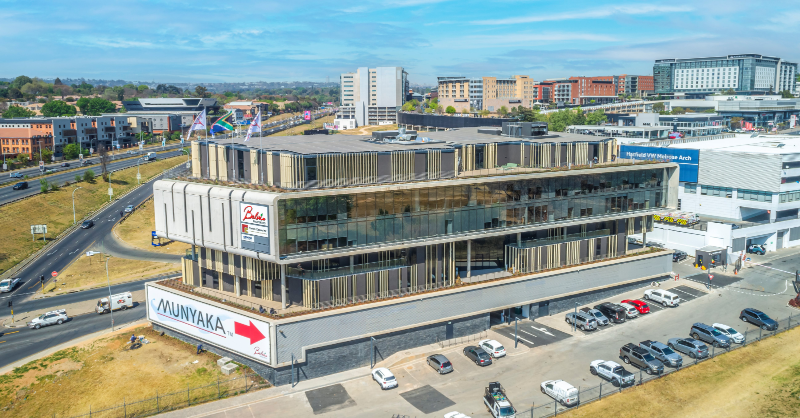 PropertyWheel's tweet photo. Balwin Properties’ corporate head office, 105 Corlett Drive in Johannesburg, has achieved an ‘As Built’ 6-Star Green Star rating – the highest rating of its kind for any office asset in SA.