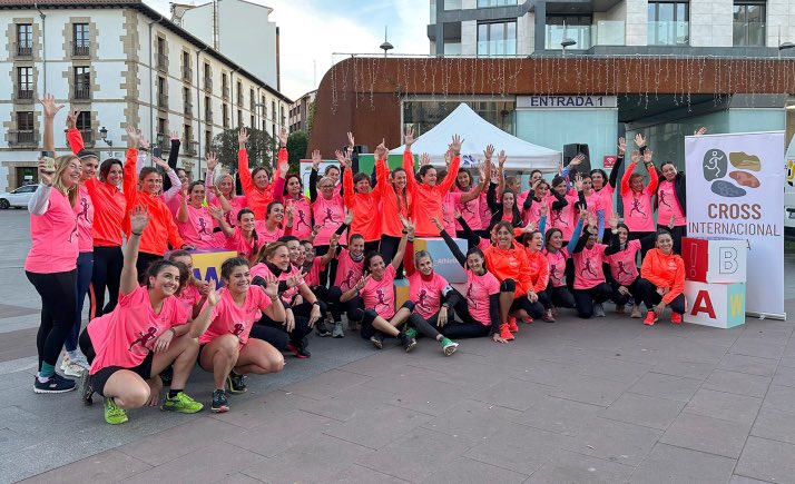 El #WeCoach 🩷 estuvo en Soria ✨

El pasado sábado, antes del <a href="/CrossdeSoria/">Cross de Soria</a> 🏃🏽‍♀️‍➡️, se celebró el entrenamiento We Coach gratuito y abierto a mujeres de todos los niveles con 4 de nuestras entrenadoras 🔝

👉🏼Jacqueline Martín
👉🏼Amaia Andrés 
👉🏼Yolanda Reyes
👉🏼Edurne Orte