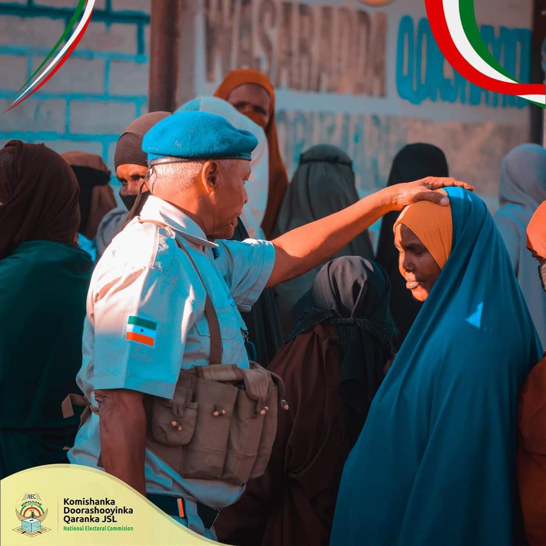 FarmGirlDJ's tweet photo. Is Voting Day in  #Somaliland  with the slogan 'Nabad ku codee' emphasizes peace and participation. 
It's inspiring to see women leading the way at every poll station! 💪
Masha Allah
 #Somalilandelection2024 #NabadKuCodee https://t.co/ZhCCURPrvL