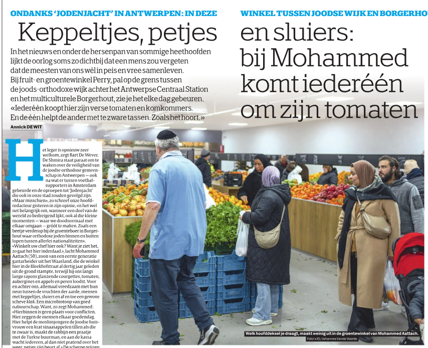 gemarkeerd's tweet photo. "Misschien is het net belangrijk om wanneer een deel van de wereld zo bedreigend lijkt, die kleine momenten waarop we doodnormaal met elkaar omgaan, gróót te maken", schreef ik in opinie. Blij met deze reportage vandaag in HLN. En dank aan @EbrahimLouarro voor inspiratie https://t.co/HmZn1ZT1mO