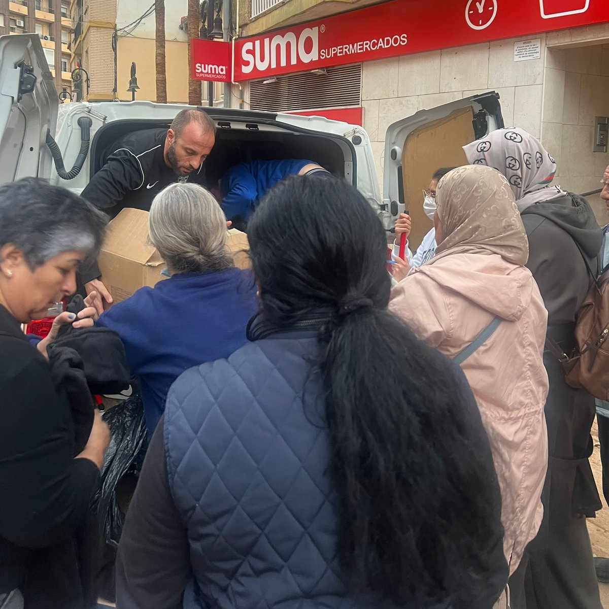 fbmontcada's tweet photo. Queremos dar las gracias a todas más familias que colaboraron en la recogida de materiales para las zonas afectadas por la DANA. 

Ayer estuvimos en Aldaia entregándolo a las personas que lo necesitan. 

!MUCHAS GRACIAS! ❤️💚

🤝 BCN Junior @CDMontcada 

#orgullodeMontcada https://t.co/QFvHBWRbQW