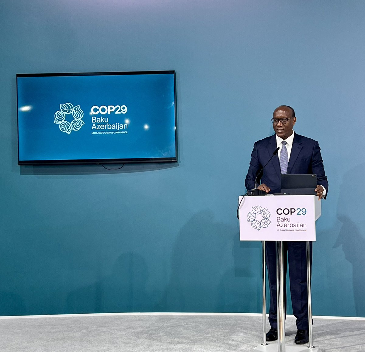 AfDB_Group's tweet image. The #AfricanDevelopmentFund launched the innovative Climate Action Window to serve as a lifeline for Africa. Our goal: to mobilize $4B by 2025 and ultimately reach $13B, bridging the finance gap that hinders real progress in climate adaptation. - @KevinKKariuki #COP29 #AfricaCOP
