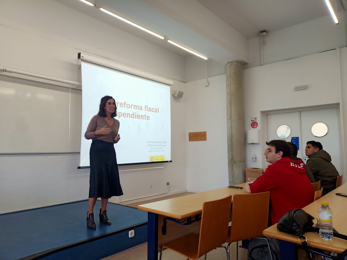 aanchuelo's tweet photo. Ayer celebramos en la @FCEET_UAH la segunda sesión del ciclo de seminarios de actualidad del @MaeaUa. La interesante  conferencia de Cristina García-Herrera  aportó numerosas propuestas para modernizar el sistema fiscal español. https://t.co/IvY1tKbQlS