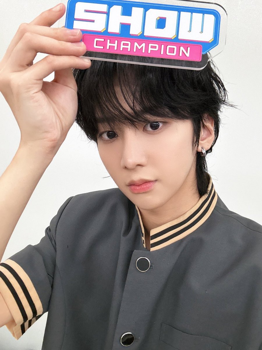 showchampion1's tweet photo. 내 #혀끝 요구르트~
#쇼챔피언 에 요구르트 시키신 분?🧃
(웅성) (웅성) (웅성)

그래‼️ 내가 원했던 게 이거잖아 이거‼️

에티들.. 오래 기다리셨습니다 |ʘ‿ʘ)╯
이 무해한 팔척미남들이 비밀 요원이요?
감솨합니다~~~❗️❗️❗️❗️
감솨🔆~~~~🎶🎶🎶🎶

내가 말했지 #82MAJOR 붐은 온다구🥹🥹
이로써 소녀들 마음 함락당하며 최종붕괴🏳️