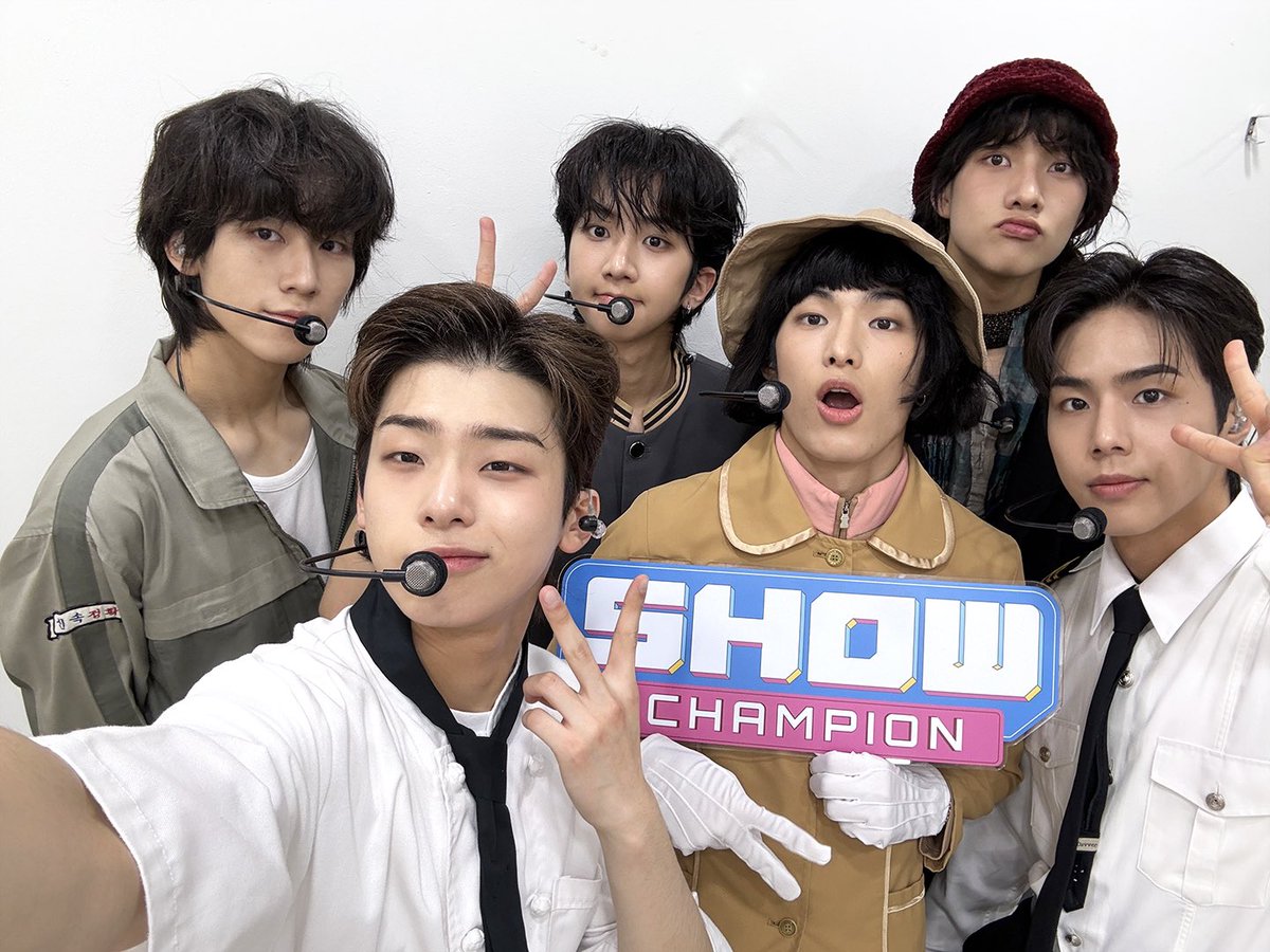 showchampion1's tweet photo. 내 #혀끝 요구르트~
#쇼챔피언 에 요구르트 시키신 분?🧃
(웅성) (웅성) (웅성)

그래‼️ 내가 원했던 게 이거잖아 이거‼️

에티들.. 오래 기다리셨습니다 |ʘ‿ʘ)╯
이 무해한 팔척미남들이 비밀 요원이요?
감솨합니다~~~❗️❗️❗️❗️
감솨🔆~~~~🎶🎶🎶🎶

내가 말했지 #82MAJOR 붐은 온다구🥹🥹
이로써 소녀들 마음 함락당하며 최종붕괴🏳️
