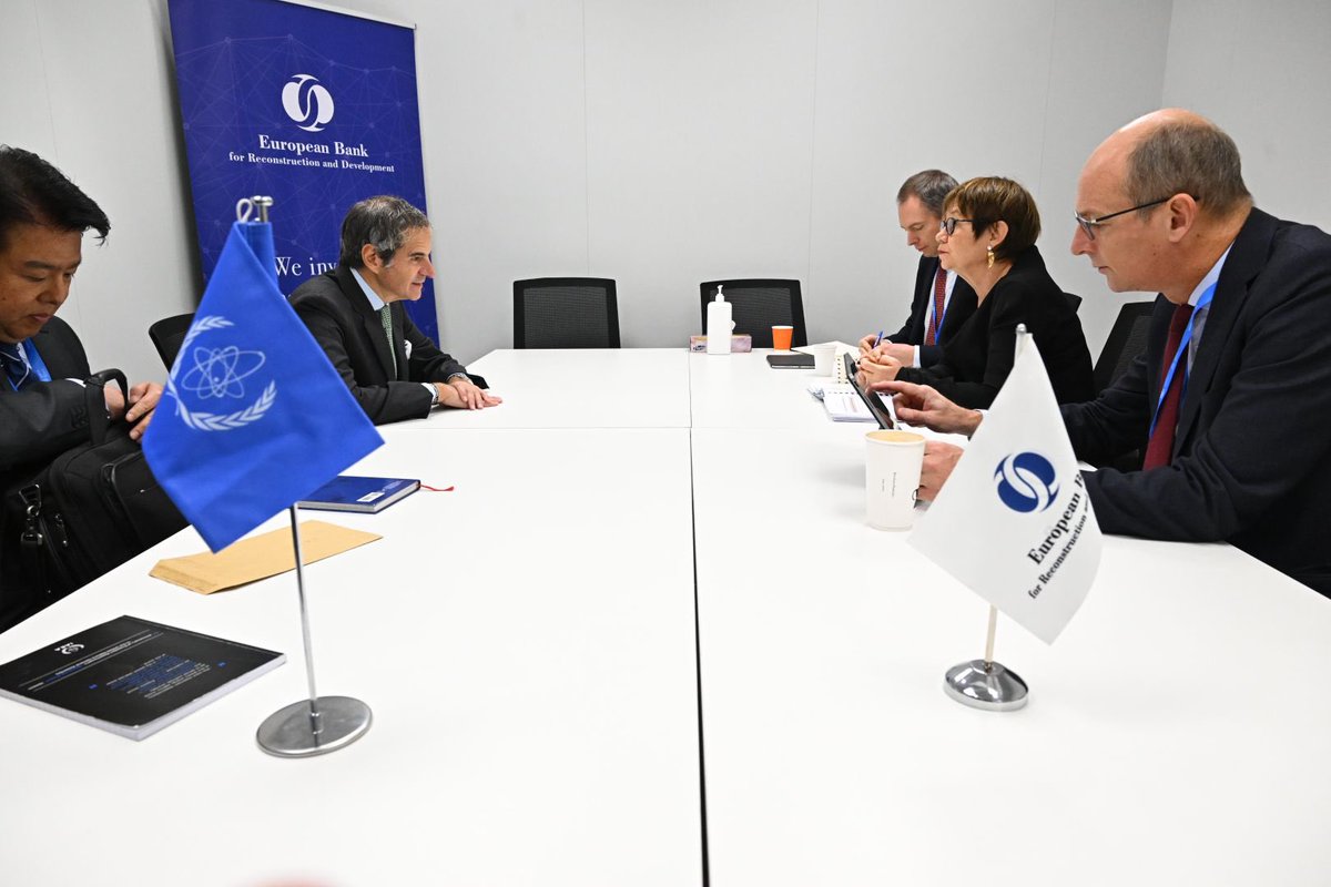 rafaelmgrossi's tweet photo. At #COP29, signed @IAEAorg/@EBRD agreement w/ President @OdileRenaud to cooperate on nuclear safety, decommissioning, environmental remediation, &amp; nuclear energy. Looking forward to exchanging insights on nuclear developments, especially on SMRs' technical &amp; commercial viability. https://t.co/fLA8xjkrQA