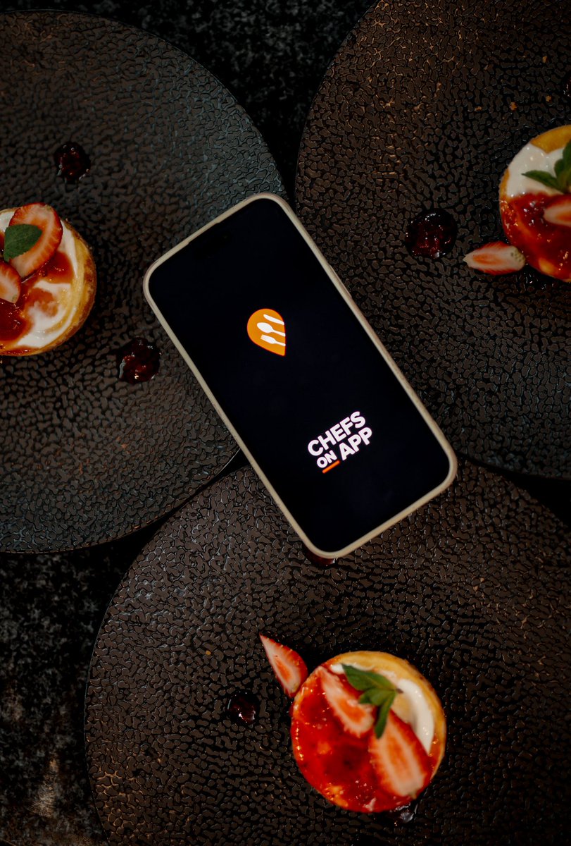 ChefsOnApp__'s tweet image. It’s late, you’re tired, You’ve had a long day at work.
All you want to do is have a quick easy dinner - Well, there’s an app for that! 👨‍🍳🇿🇦

Whether it’s a planned family dinner, or a quick frozen meal, Chefs on app has it all! ✨

Download Chefs on App Today! Link in bio
