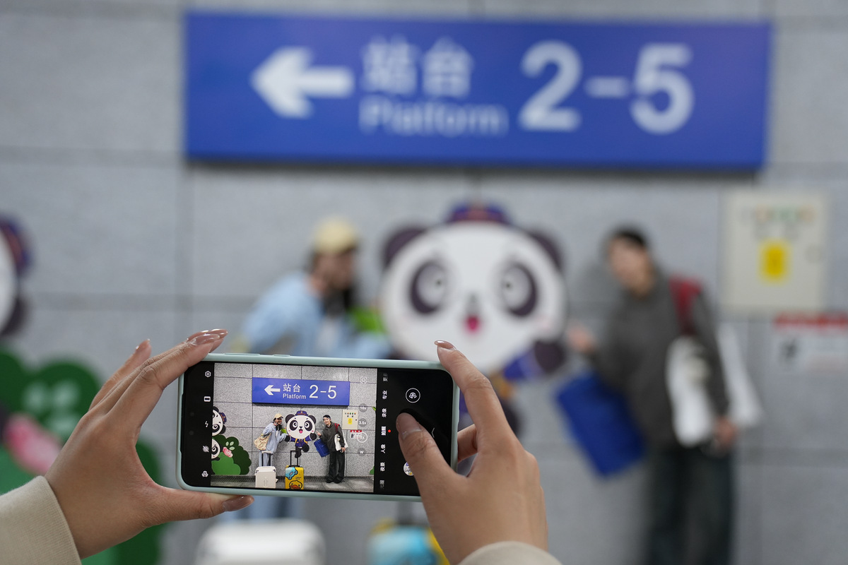 Chinaembmanila's tweet image. All aboard the new #PandaExpress! China Railway #Chengdu Bureau Group unveils their latest creation: a luxury panda-themed tourist train with dining, cozy stays, and entertainment galore! #PandaTrain #ChinaTravel