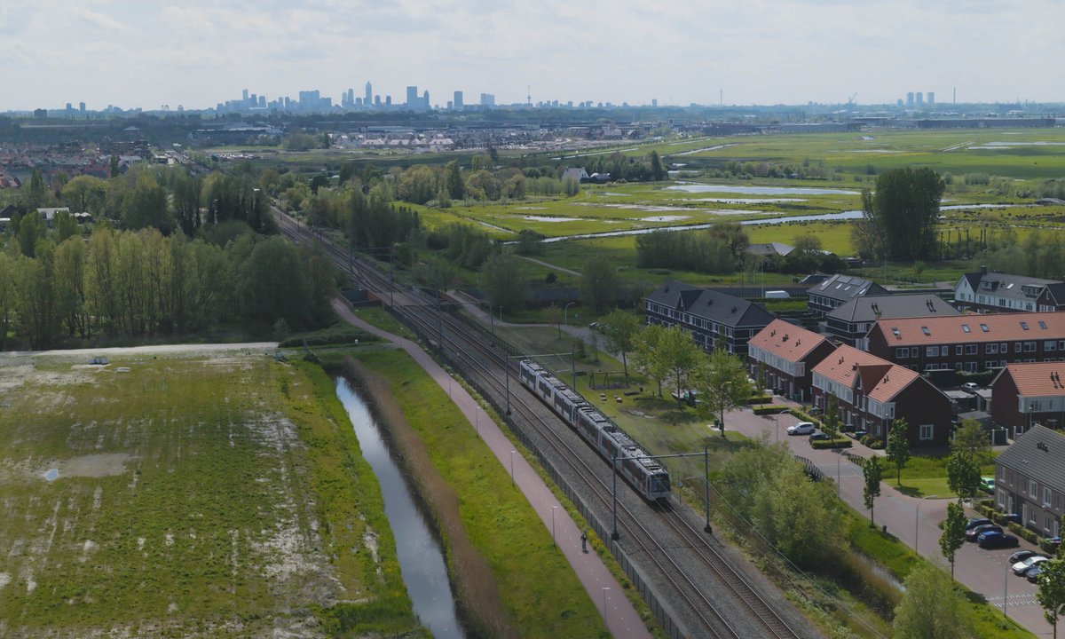 NOVEX-Zuidelijke Randstad presenteert een nieuwe website: zuidelijkerandstad.nl. In het gebied rondom de Oude Lijn, de spoorlijn Leiden-Dordrecht willen Rijk, provincie, gemeenten en waterschappen werken aan een toekomstbestendige metropool. 👉 bit.ly/3AERqlC