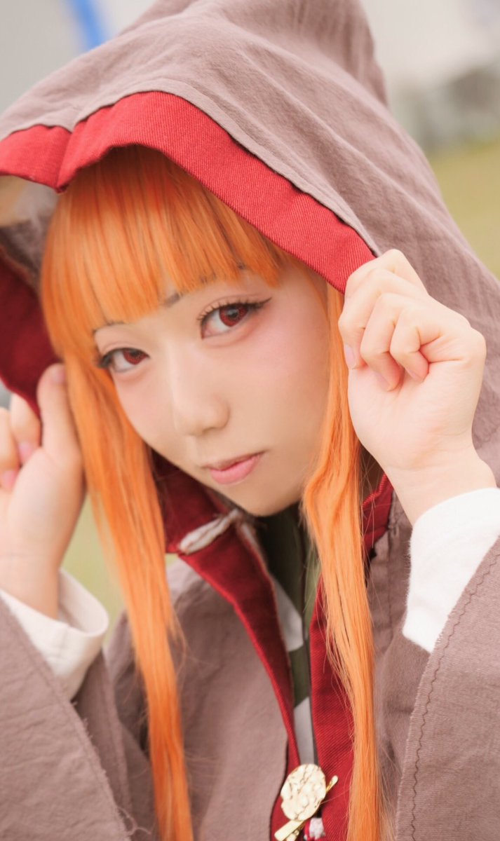 【Cosplay】狼と香辛料  Spice and wolf
                     賢狼 ホロ
━━━━━━━━━━━━━━━

立派な毛並みを見せてやりたいが
       隠さぬとバレてしまうからのう。

━━━━━━━━━━━━━━━
お写真 しょぼさん

 #ひめたま 
 #コスプレ
 #狼と香辛料
 #Spice_and_wolf