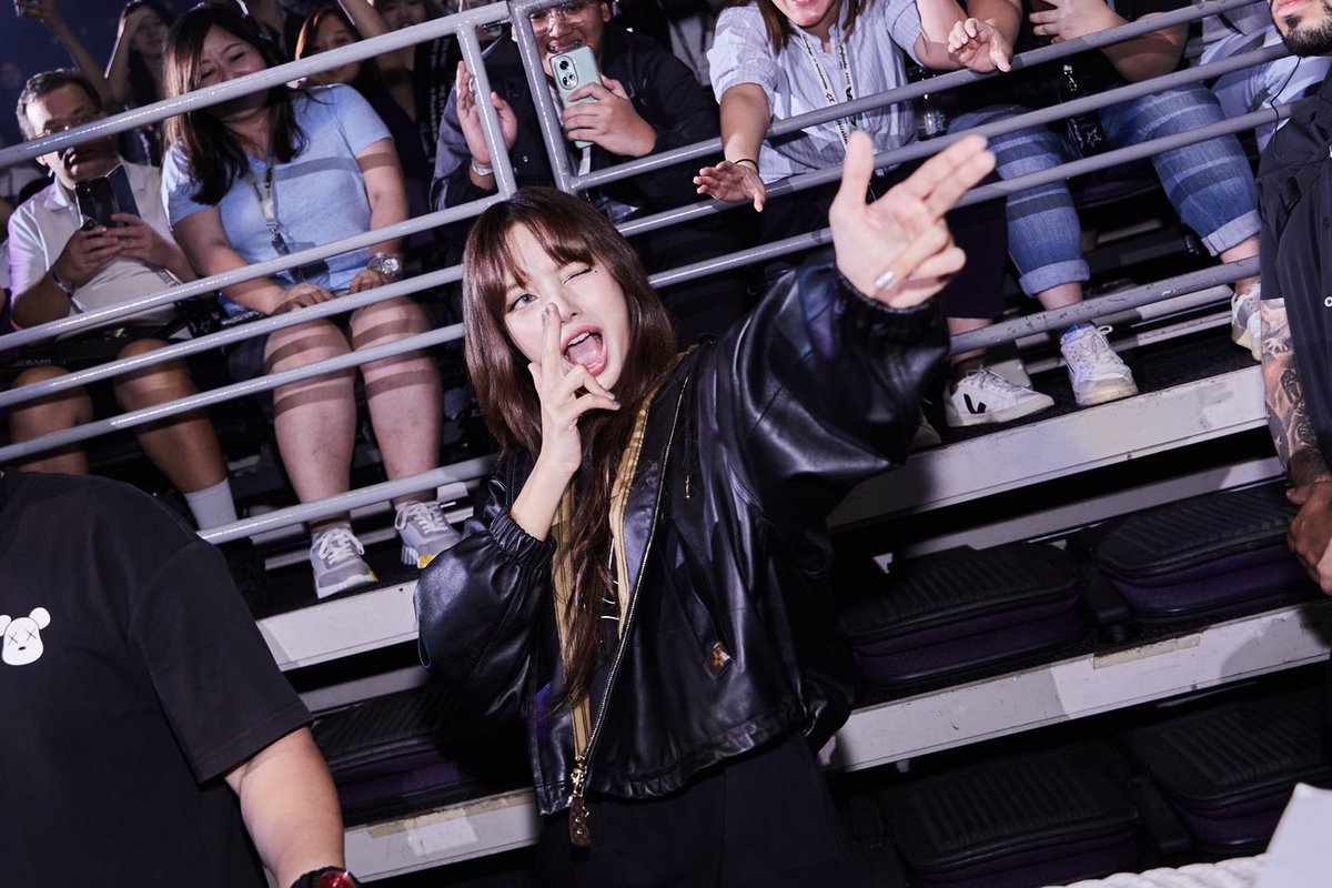 SeoullySG's tweet photo. [#LISAinSG] 📝READ: LISA PRESENTS SOLD OUT FAN MEETUP TOUR IN SINGAPORE AND TEASES UPCOMING PROJECTS https://t.co/AHNJdIoQfi

Who’s excited?! 

LISA FANMEETUP SINGAPORE
#LISA #LISAFANMEETUP_SG #LISAFANMEETUP_Singapore #LALISA
#LISAxSingaporeFanMeet #리사 @UNUSUAL_ENT @wearelloud https://t.co/OAkqrshzRK