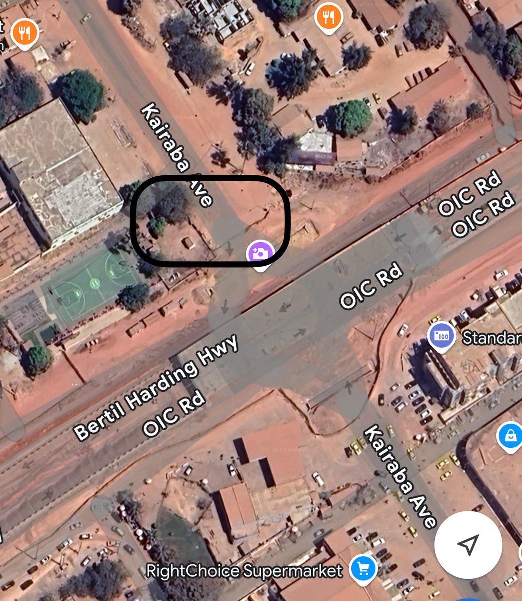fadyhocheimy's tweet photo. How long does it really take to tarmac a 5-meter stretch of road—one that could finally ease the traffic bottleneck around the roundabout? #Gambia https://t.co/hfHM0TqDDK