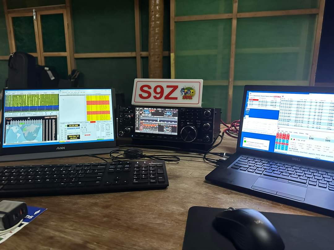 DX World.net tweet media