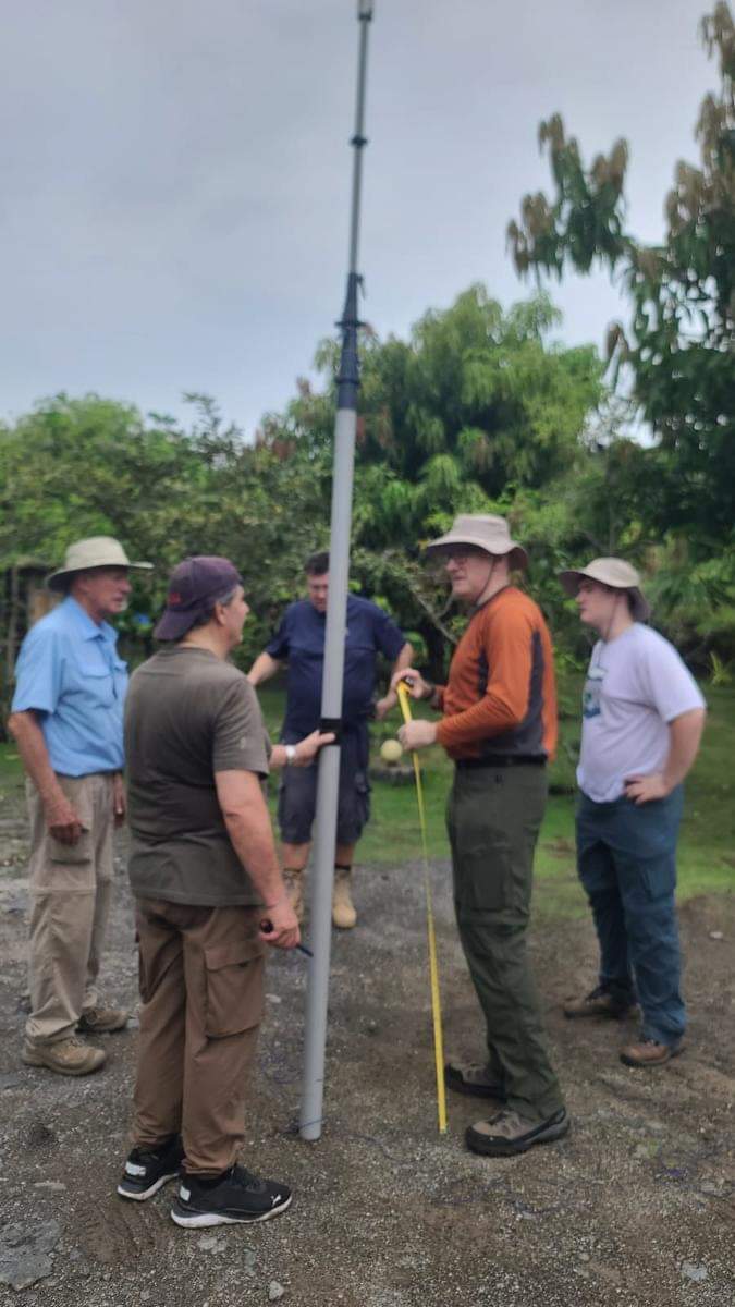 DX World.net tweet media