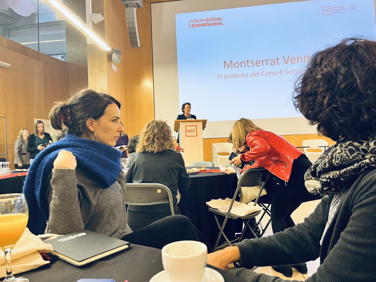 Xavier Fajarnés (@xavierfajarnes) on Twitter photo 💡 Comença l’esmorzar al Fòrum Social i Empresarial de la <a href="/UPFBarcelona/">UPF Barcelona</a> sobre els #DoctoratsIndustrials
Obre Montserrat Vendrell, presidenta del Consell Social de la UPF.
Posant el focus en els Doctorats Industrials com un pont de transferència de #coneixement entre l’acadèmia 💡 Comença l’esmorzar al Fòrum Social i Empresarial de la <a href="/UPFBarcelona/">UPF Barcelona</a> sobre els #DoctoratsIndustrials
Obre Montserrat Vendrell, presidenta del Consell Social de la UPF.
Posant el focus en els Doctorats Industrials com un pont de transferència de #coneixement entre l’acadèmia