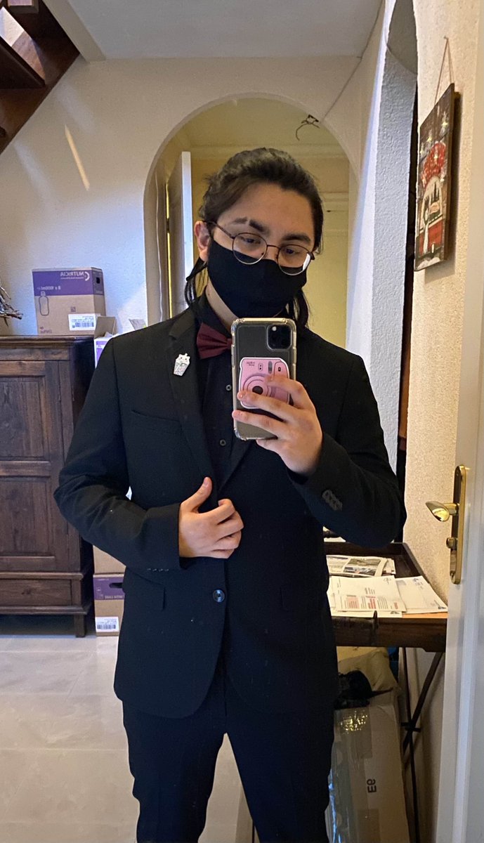 stepbrocy's tweet image. This is an old af picture but dang do suits look good on me, no? 😮‍💨