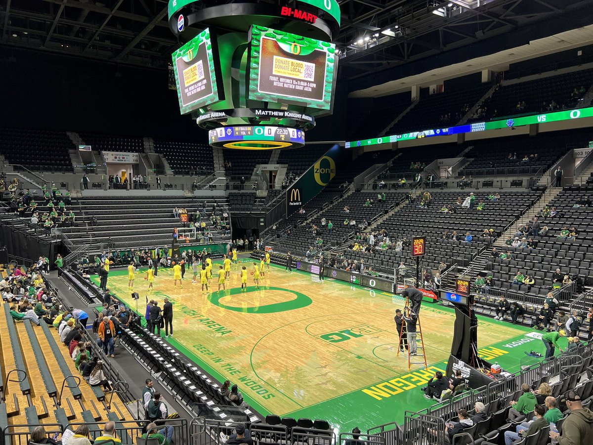 KWVASports's tweet photo. KWVA is here in Matthew Knight Arena for tonight’s @OregonMBB vs @PortlandMBB matchup.

Follow this thread for updates by @mponcematv and @mragelproduces https://t.co/bH48FD6UaC