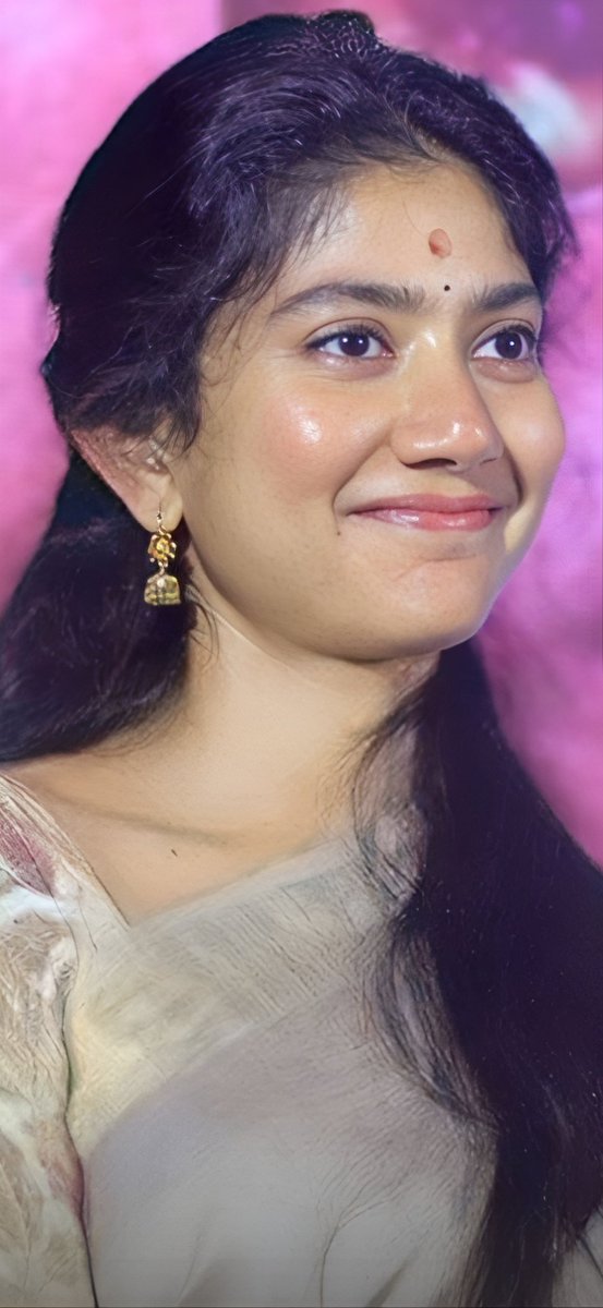 Actress_Club's tweet photo. 🎯 #SaiPallaviThread  

#Bollywood #Actress #SaiPallavi
 New Look @Sai_Pallavi92 https://t.co/dt5CZo2ed5