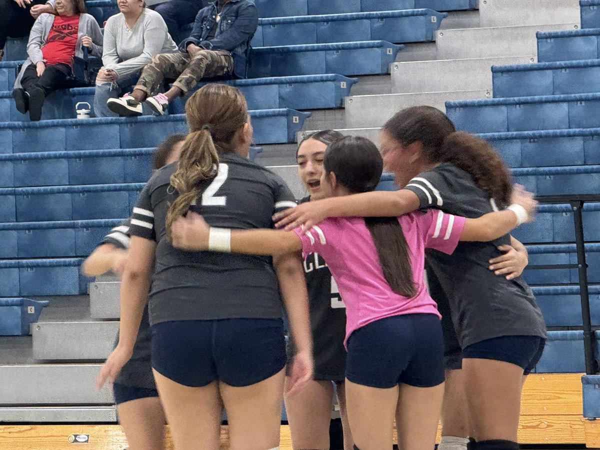 WalterEClarkeMS's tweet photo. Way to go 8th Grade A Team VB!!!!! So proud of all of you! 💙🩶 @dprieto_cms @JEstrada_CMS @LLopezJr_CMS https://t.co/uN6YTKLIlK