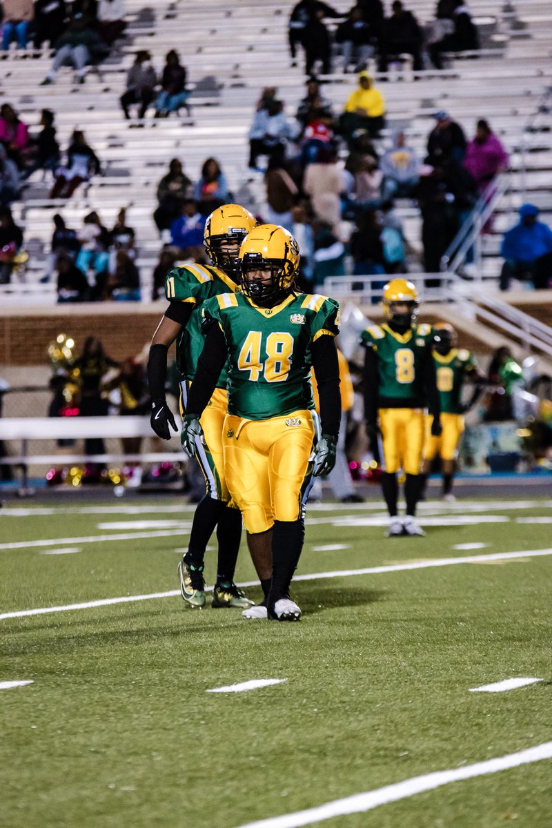 LarryDove48's tweet photo. Regular Szn Highlights🔥‼️
@coachporterWR @Bethel_BruinsFB @AthleticsBethel 

https://t.co/fy6EX56HsP https://t.co/D9QvRoZ6yA