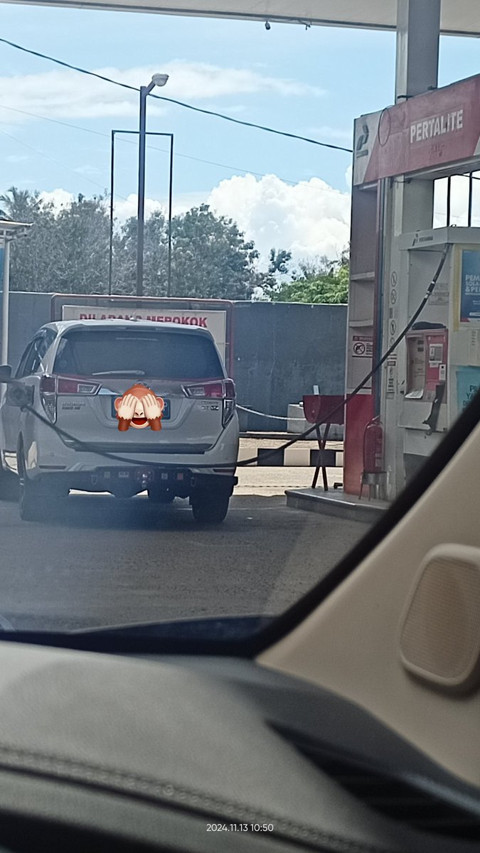 Aptoer57's tweet photo. Emang Innova bisa dapat subsidi tepat ya dr @pertamina ??? https://t.co/TVveLACttC