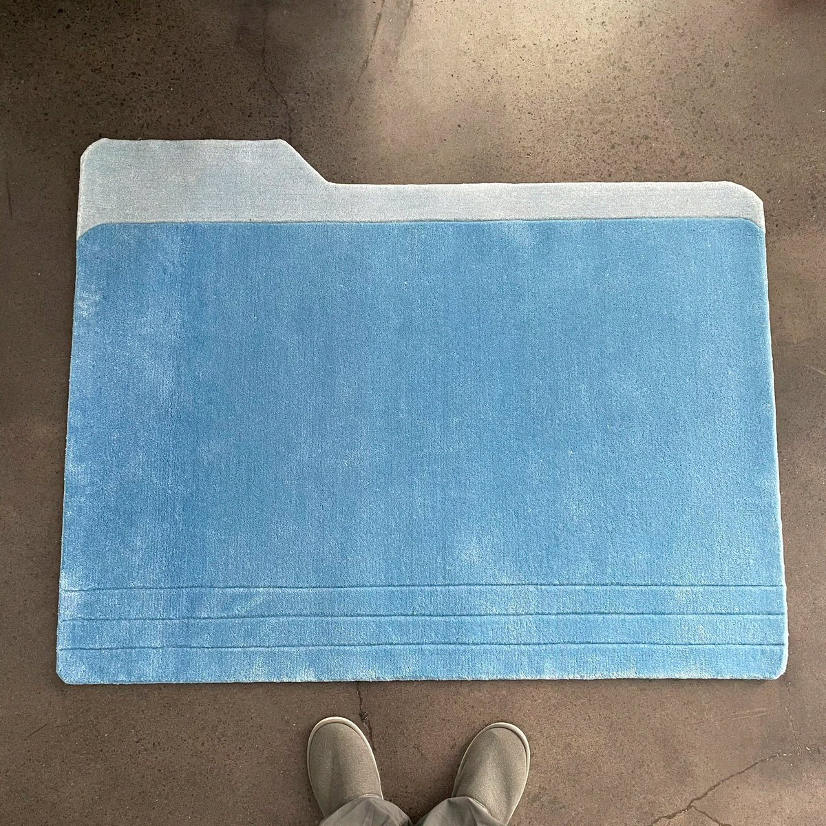 blankspac_e's tweet photo. Folder Rug, Robert Gallardo (2021) https://t.co/afdBLlDAcH