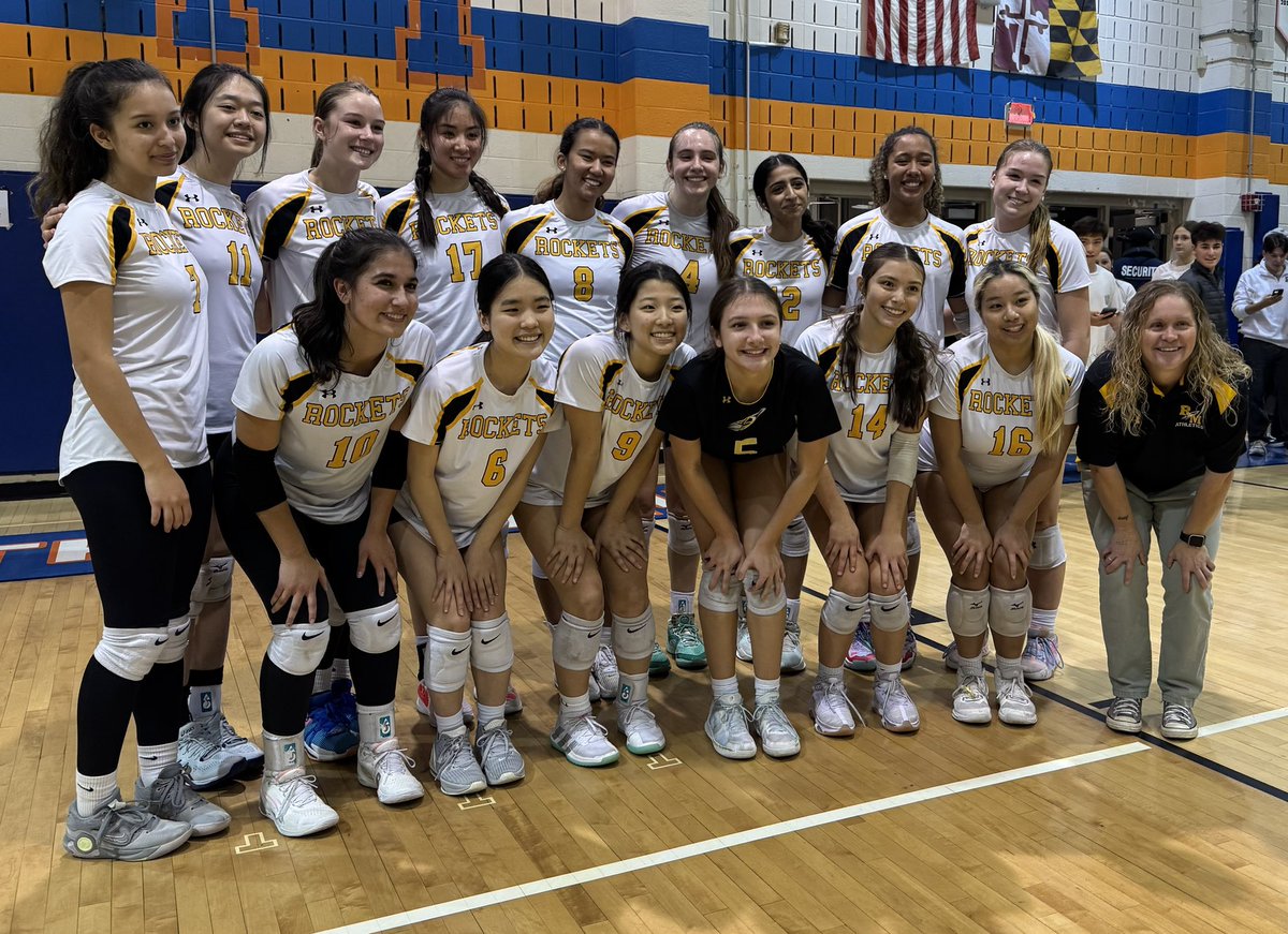 mcpsAD's tweet image. Two tickets punched to the state finals! Congratulations @RocketsVBALL &amp;amp; @TSWAthletics 🏐 for semifinal wins! Both will play Sat, 11/16 at Harford CC!
4:30-3A-Wootton vs North Hagerstown
6:30-4A-RM vs Broadneck
Good luck! @MCPSAthletics #MoCoProud @MCPS @RocketsSportsRM
