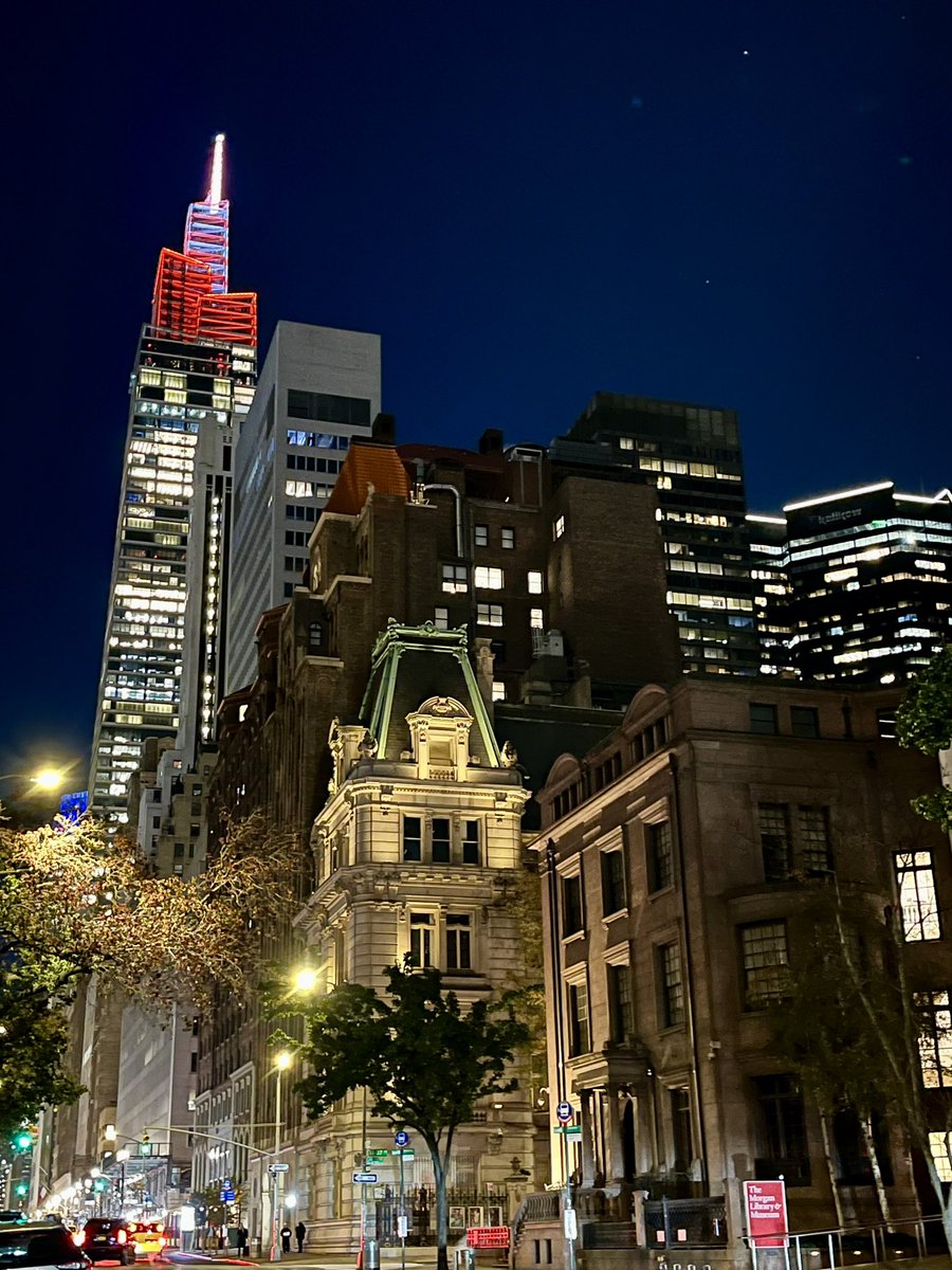 PLinNewYork's tweet photo. One of the NYC newest observation decks-@SummitOV is ⚪️🔴 tonight! 
We thank all involved for making this happen! It was a true pleasure to ignite with Mr. Marc Holliday &amp; 🇵🇱 crew members colors symbolizing the Polish independence &amp; heritage of one of the biggest NYC communities. https://t.co/6GoskgQnfn