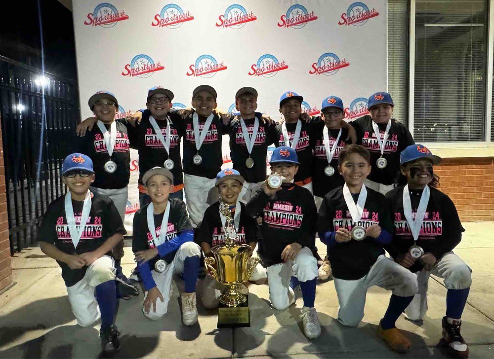 talamantes_chs's tweet image. Late ⚾️ baseball nights but it’s alllll worth it 9U Toros 🍁Fall Champions 🤩
#puttinginwork
