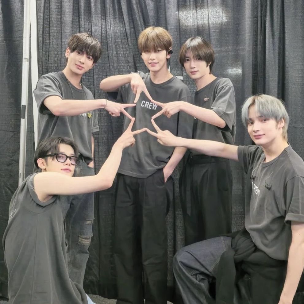 hyuka_egg's tweet photo. 自分自身を愛することって、簡単なことじゃなくて、すごいことで、自信にもなるし、精神的にもすごく大切。
それがMOAのおかげで自分を愛することができたって、ファンからしたらこれ以上嬉しい言葉ないよ🥲✨
これからも大好き‼️ってたくさん愛を伝え続けよう‼️
#tomorrowxtogether
#2024MAMAVOTE https://t.co/GDNVCXLh0W