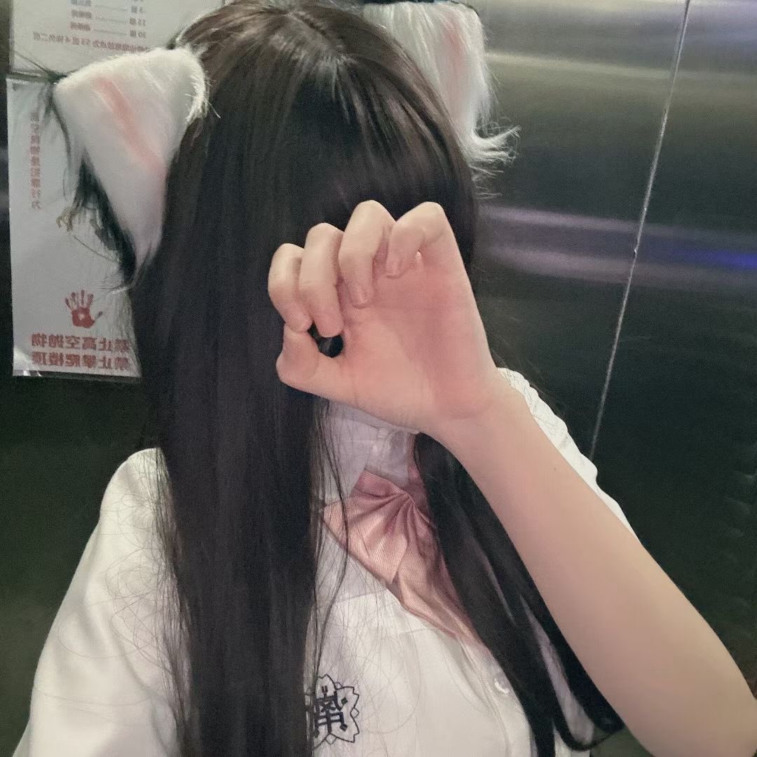 联系方式在这里～需要的哥哥可以加一个投食后可以问我要脸照～ https://t.co/X7oGrJEsHb