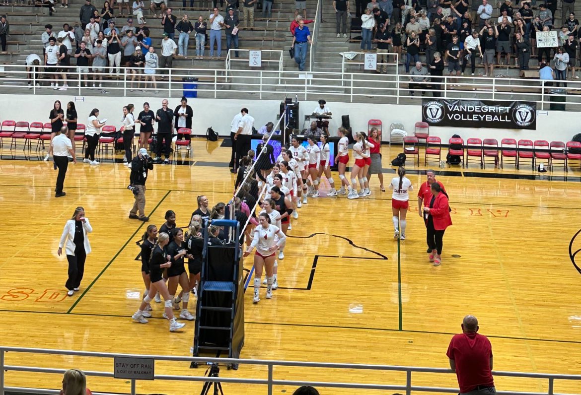 canyonVB's tweet photo. Not how we envisioned our season ending. Grateful for memories made and our amazing seniors❤️ Thanks to the CCVB faithful that made the trip to support us❤️ #ForeverRed #ourrootsrundeep @AthleticsCanyon @cisdnews https://t.co/R8F8P7foWi