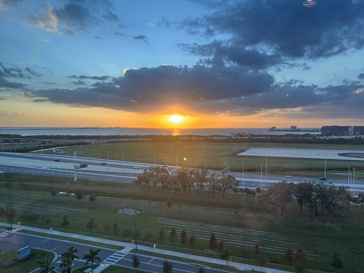 nwflgl's tweet photo. Just some views from the office tonight: such a beautiful place to live and work. Over looking Tampa Bay. Watching planes take off and land. Love my office views. 

#Tampa #TampaBay #Florida #Sunsets #November https://t.co/J9QQIRHvoF