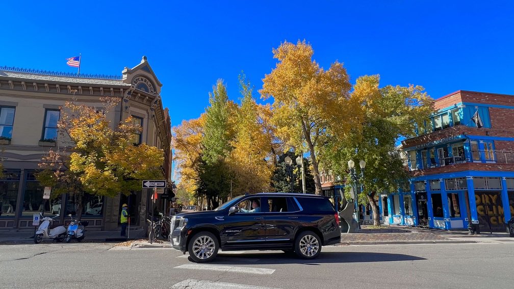 SME40742767's tweet photo. 🌄 Denver to Aspen Car Service!
💻 Reserve at https://t.co/FBjQyfUPrD

#DenverToAspen #SilverMountainExpress #LuxuryTravel #AspenBound #MountainLuxury #ColoradoAdventures #travelinstyle #aspenskiresortcarservice https://t.co/KtQ2KKQ2AT