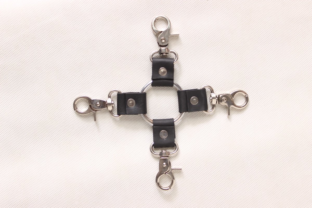 mastertanners1's tweet photo. Ultimate control with this 8 leather hog tie and snap clips

100% Genuine leather🔥
6% off limited offer🥳

Shop Now:https://t.co/n6LmpeSivB

#BondageGear #HogTie #KinkToys #DomSub #LeatherBondage #FetishGear #AdultToys #KinkLifestyle #SubmissionPlay https://t.co/Ap3ZNMXokq