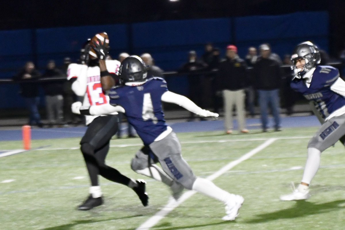 Nasir13kelly's tweet photo. 1on1 with #13 isn’t smart @RoeFootball_ https://t.co/VDUl6Rc08S