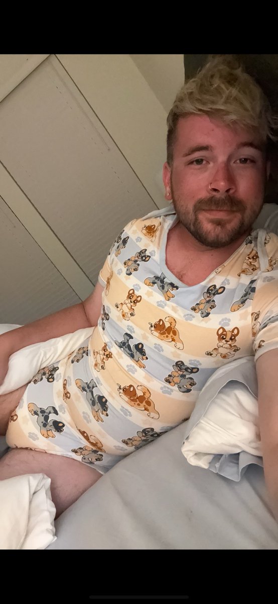 I’m still here! Just haven’t been able to diaper up lately due to a surgery last month so enjoy this pic from a few months ago😜.