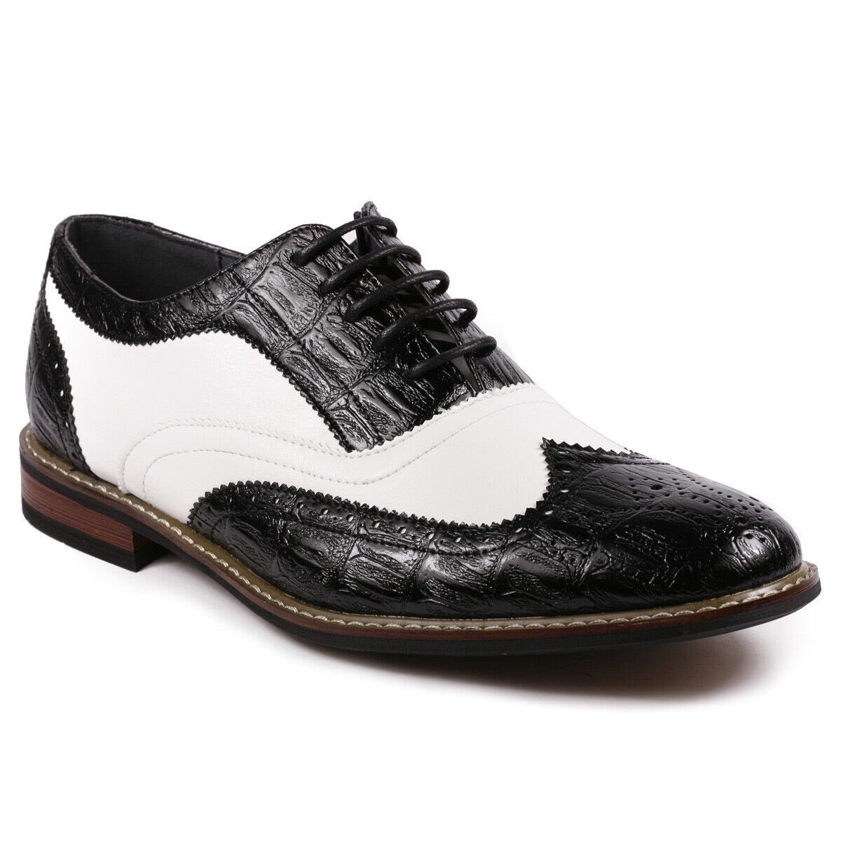 Kenny’s kicks tonight are disgusting..out here tap dancing  #NBAonTNT <a href="/NBAonTNT/">NBA on TNT</a>