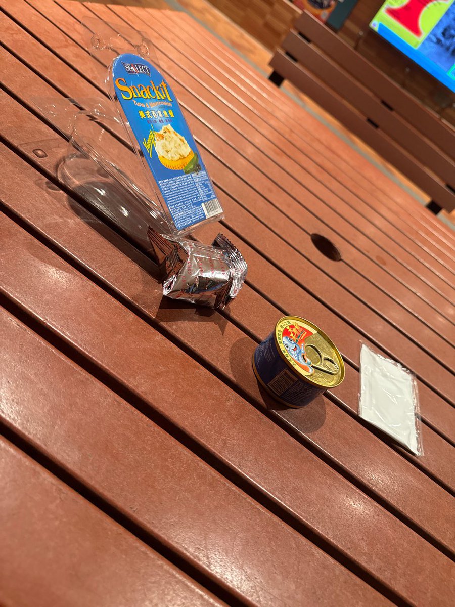 mid__summer__'s tweet photo. @1839_0819 특히 왼쪽은 외국인손님밥임 한식의 위대함을 알리려고
오른쪽은 내밥임 https://t.co/dIBkclgaDT