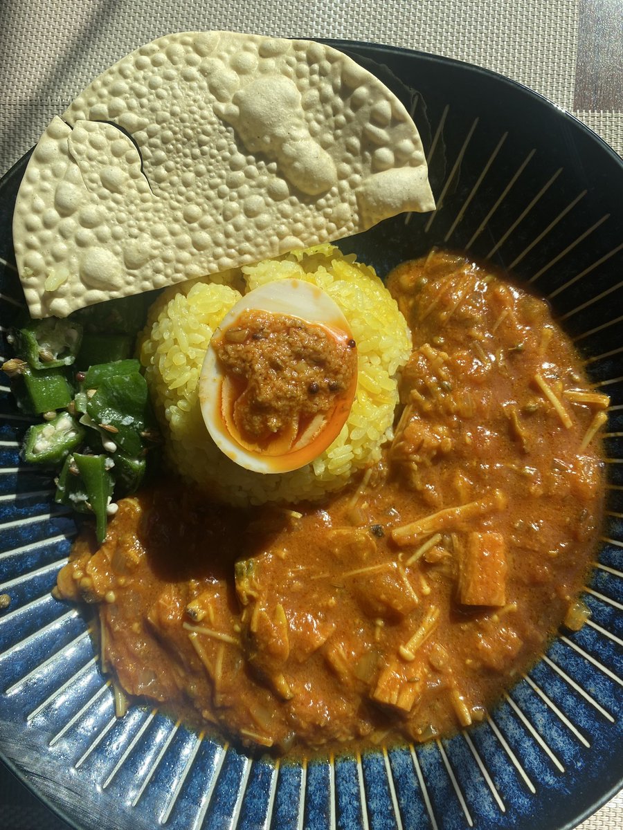 Rock_CURRY_DICE's tweet photo. 今日からあさりとえのきのカレーが仲間入りです!
当店は引き続きデリバリーもやっています🍛💕
menuやWoltをご利用のお客様はこちらの画像ををご参照ください👇
#rockinncurrydice #spicecurry #weeklymenu #delivery #menu #wolt
#あさりとえのきカレー #卵アチャール https://t.co/seTd2u0hPB