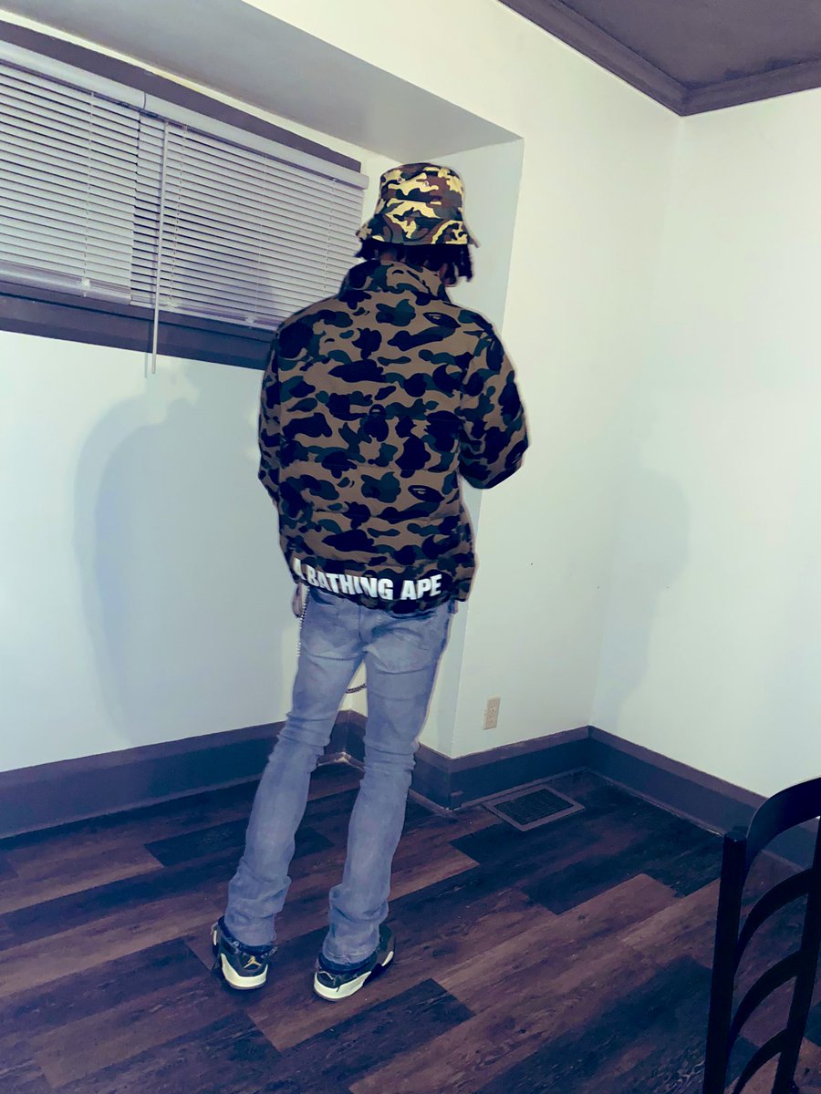 devonm_'s tweet image. Monkey on my back… IMTALKINGFULLATTACK.
 🦍