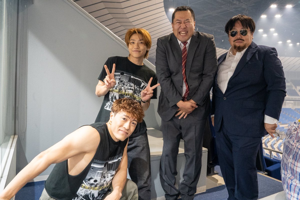 ariyoshinokabe's tweet photo. #有吉の壁
壁芸人グランプリありがとうございました✨
来週20日水曜よる7時は
#GENERATIONS ライブ当日の横浜アリーナに潜んで
一般人の壁！

ライブの超直前なのに何故か協力してくださった
GENERATIONSの皆様とLDH JAPANの皆様☺
ミラクルコラボをお楽しみに

■OP先行公開
https://t.co/LdrecYgTmM https://t.co/bTIJf3QbP5