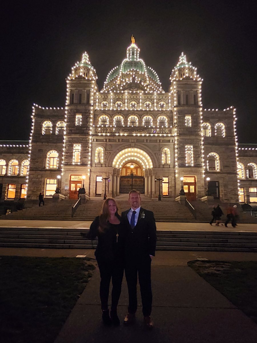mack4change's tweet image. In Victoria tonight for the swearing in ceremony what an unbelievable building and an amazing experience. Thank you to everyone watching live and all of the support and kind words. It’s now official!

#westkelowna #peachland #bcfirst #Conservatives