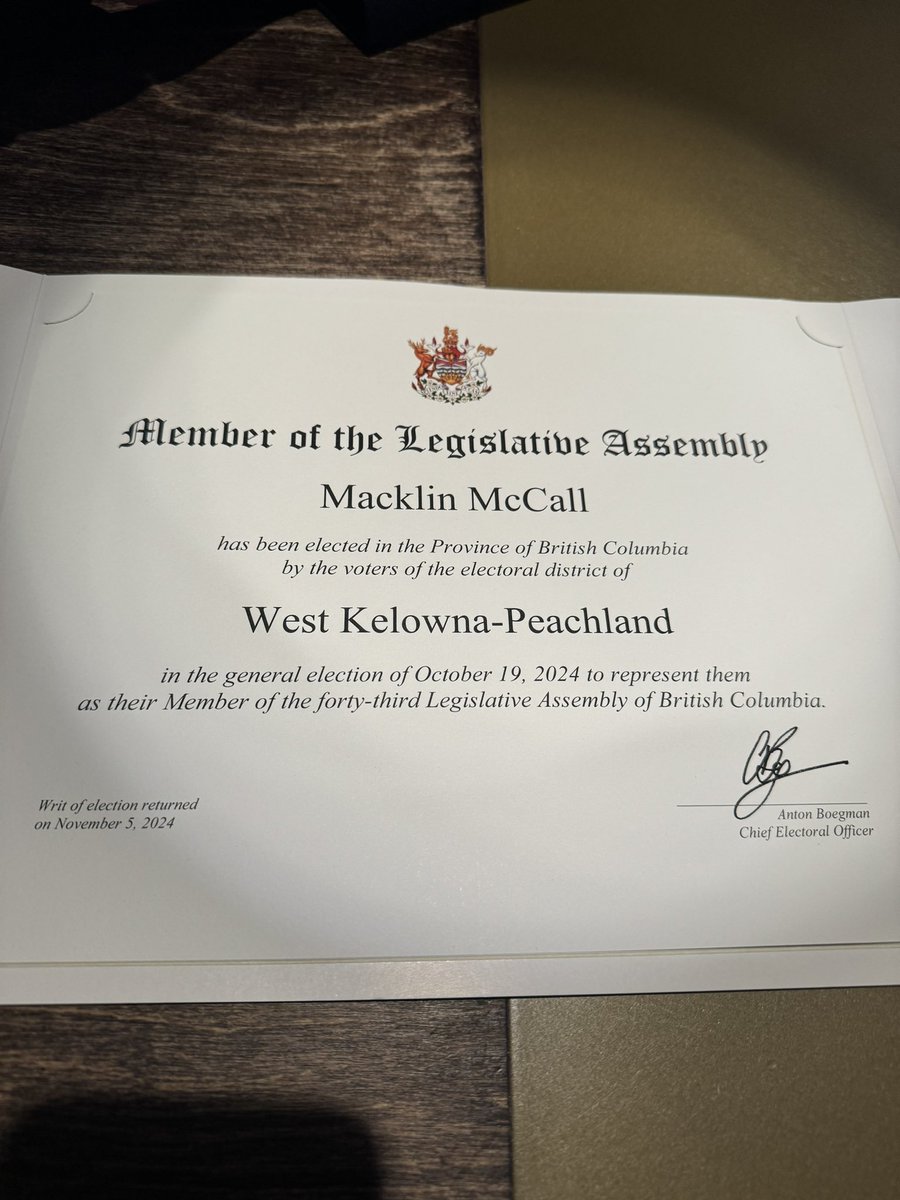 mack4change's tweet image. In Victoria tonight for the swearing in ceremony what an unbelievable building and an amazing experience. Thank you to everyone watching live and all of the support and kind words. It’s now official!

#westkelowna #peachland #bcfirst #Conservatives