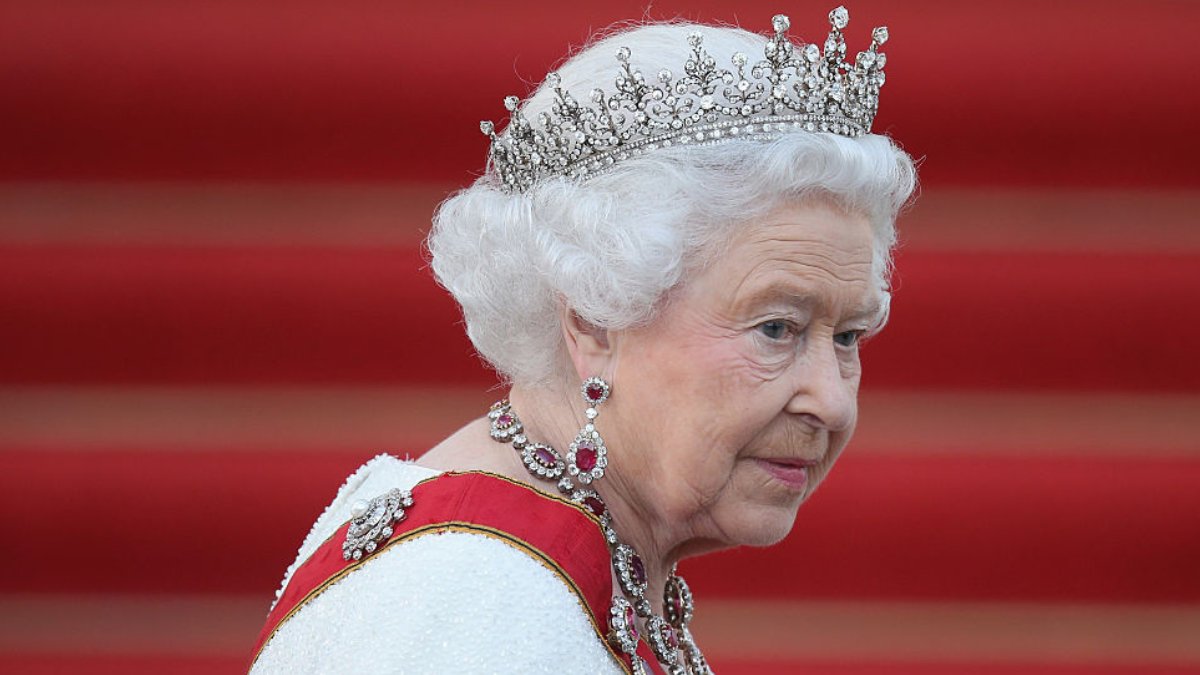 Contents Of Queen Elizabeth's Last-Ever Diary Entry Finally Revealed | B101 b101.iheart.com/content/2024-1…