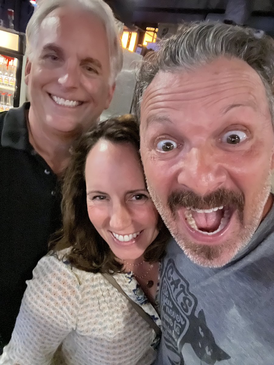 DocbrewTony's tweet photo. @zanelamprey great show. Pleasure to actually meet you.
Cheers https://t.co/E611EZe1Fd